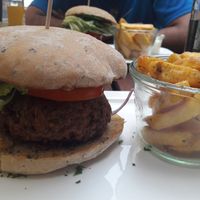 Vegan old fashioned burger and chips at Zapfhahn in Bamberg