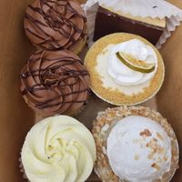 Key lime & coconut pie, chocolate cupcake, strawberry lemonade and I forgot the name of the bar at Dharma Southern Chick'n in Orlando