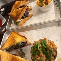 Heirloom TLT with mac&cheese / Florida Fried Green Tomato with cheesy potatoes at Dharma Southern Chick'n in Orlando