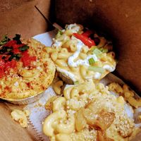 Trio of mac; garlic, buffalo, and I couldn’t tell you what the third is at Dharma Southern Chick'n in Orlando