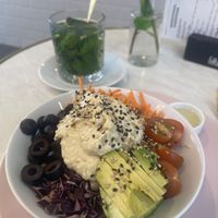 Unforgetta-bowl an mint tea 😊 at The Salad Bar in Maastricht