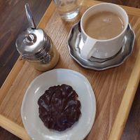Chocolate cookie and chai at Smoothie etc. in Kyoto