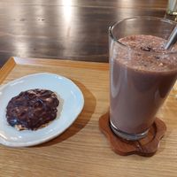Chocolate cookie and cacao enery smoothie at Smoothie etc. in Kyoto