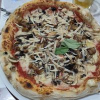 Pizza Mixed Mushrooms at Rolling Pizza in Barcelona