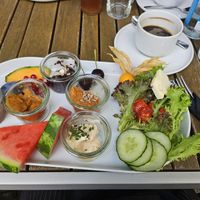Aufstriche, Gemüse und Obst (veganes Allerlei) at kuchen kollektiv in Bochum