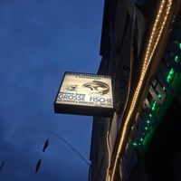 Ladenschild at Kleine Haie Grosse Fische in Hamburg