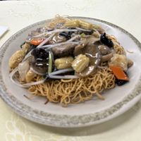 Vegetables and crunchy noodles  at Fat Chee Vegetarian 佛慈齋 in New Territories