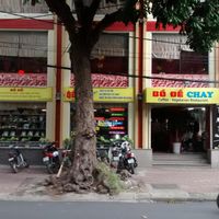 street view at Bo De Chay - Market and Restaurant in Hanoi