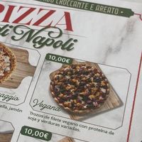 Vegan pizzaa  at Kiosko Madrid Rio Princesa in Madrid