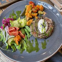 Hamburguesa de azukis y shiitake  at The Juice House in Barcelona