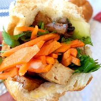  at Bun Me in Northridge