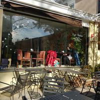 Outside seating area at Cafe Vienna in Princeton
