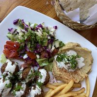 Plato completo at Falafel Nessya in Playa Del Carmen