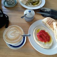 breakfast at Mamacoffee in Prague