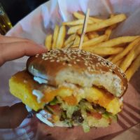 Vegan Cheeseburger at Belzepub in Prague