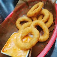 Onion rings at Belzepub in Prague