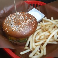 Chili burger, fries and veganaise at Belzepub in Prague