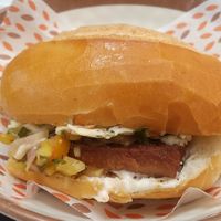 Fui de novo. O choripan vegano tbm tava mto bom at Mount Zion Vegano in Sao Paulo