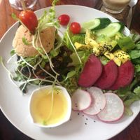 veggie burger at Bubbles Live in Chiang Mai