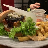 Tempeh burger at Organic Table by Lapaz in Tokyo