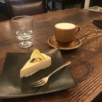 Cheese cake ¥650(?) and roasted tea royal milk tea ¥650 (so good!) at Organic Table by Lapaz in Tokyo