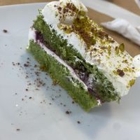 Green Velvet Kuchen  at El Vergel Veggie Restaurant in Tarragona