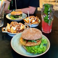 Burger Fresh Farm TS und Country Star mit den Texas Wedges und Hauslimo at My Heart Beats Vegan in Karlsruhe