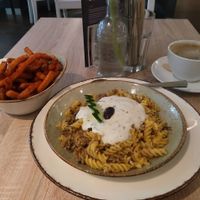 Gyros pasta and sweet potato fries at My Heart Beats Vegan in Karlsruhe