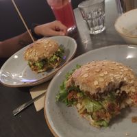 Good place, good food and good staff, Grande Genau ist my favorite burguer and also the cakes are the best at My Heart Beats Vegan in Karlsruhe