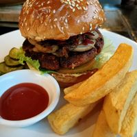 Veggie burger at Elephant Cafe in Ubud