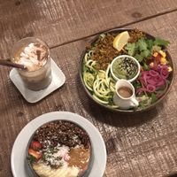 Smoothiebowl and salad at Fern & Fika in Stockholm