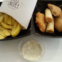 FRÜHLINGSROLLEN, POMMES, NUGGETS at Front Food in Linz