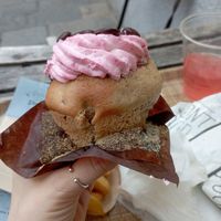 Cupcake rawberry at Front Food in Linz