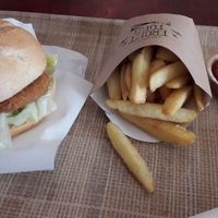 Schnitzlinger Burger at Front Food in Linz