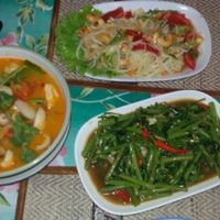 tom yum jay, som tam jay, morning glory jay at O2 in Koh Chang