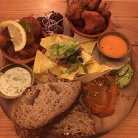 Vegan ‘fish’, cauliflower and nachos at GYS - Voorstraat in Utrecht