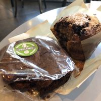 Vegan brownie and banana berry muffin at Marcopolo Freelife in Ushuaia