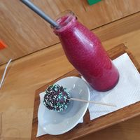 Vegan Cake Pop & healthy Smoothie at Marcopolo Freelife in Ushuaia