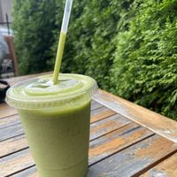 Verde smoothie at Nucleus Raw Foods in Luzerne