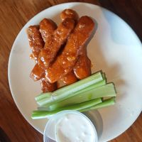 Buffalo wings vegan at Veggie Grill by Next Level in Pasadena