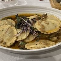 Artischocken-Ravioli mit Knoblauchöl und Kräutern  at Piccolino in Jerusalem