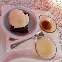 toffee dessert with elderflower ice cream (vegan) at Gasthaus am Predigtstuhl in Vienna