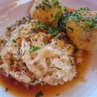 Vurstknödel mit Sauerkraut at Gasthaus am Predigtstuhl in Vienna