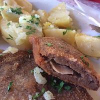 Veganer Gordon Bleu. Sehr lecker. at Gasthaus am Predigtstuhl in Vienna