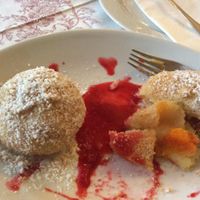 Vegane Marillenknödeln. Wenig Sauce. at Gasthaus am Predigtstuhl in Vienna