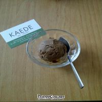 I haven't ate ice cream for 10 months because most of it contains milk. Can you imagine how happy I am when I finally eat vegan ice cream? HURRAY! ^o^ at Kaede in Munich