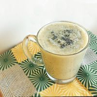 Avocado Sesame Soya bean milk at Rice Revolution 呷米蔬食 - Gā Mǐ Shū Shí in Taipei