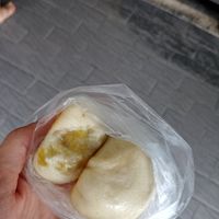 The pan-fried buns at Shàng Dǐng HuángJiā 上頂皇家 - Main Station in Taipei