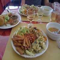 The sampler plate and some complimentary appetizers at Un Punto Macrobiotico in Rome