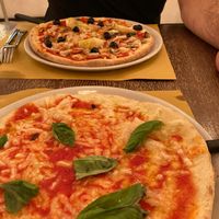 Margarita vegan pizza at Origano Trevi in Rome